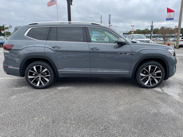 new 2025 Volkswagen Atlas car, priced at $53,796