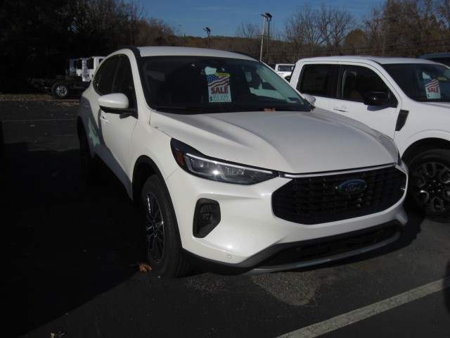 new 2025 Ford Escape car, priced at $43,606