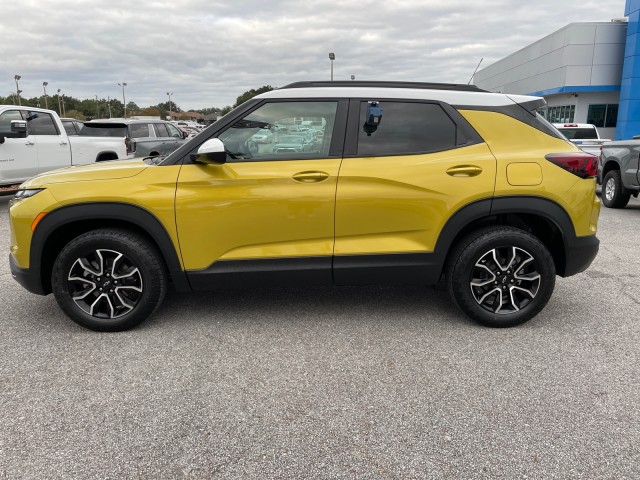 new 2025 Chevrolet TrailBlazer car, priced at $32,580