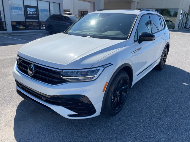 new 2024 Volkswagen Tiguan car, priced at $37,261