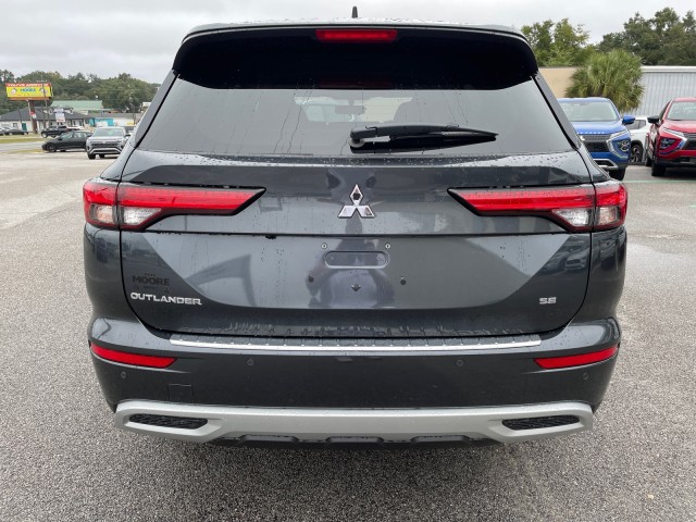 new 2024 Mitsubishi Outlander car, priced at $33,990