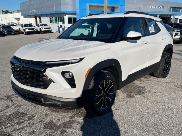 new 2025 Chevrolet TrailBlazer car, priced at $32,830