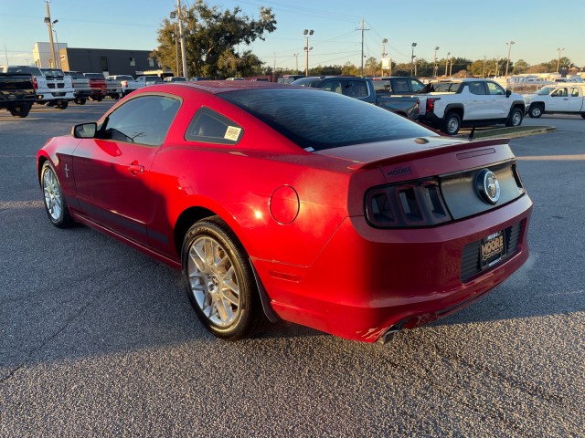 used 2013 Ford Mustang car