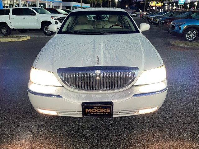 used 2003 Lincoln Town Car car, priced at $6,995