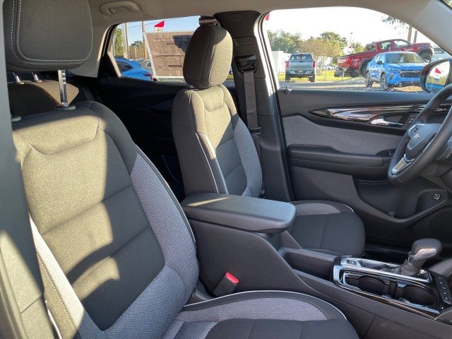 new 2025 Chevrolet TrailBlazer car, priced at $30,575