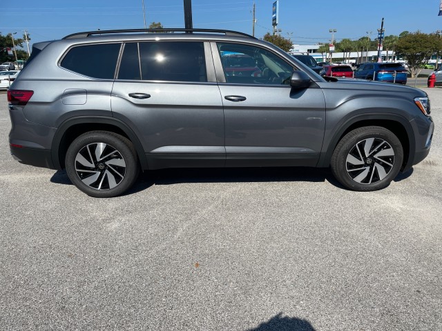 new 2024 Volkswagen Atlas car, priced at $42,199