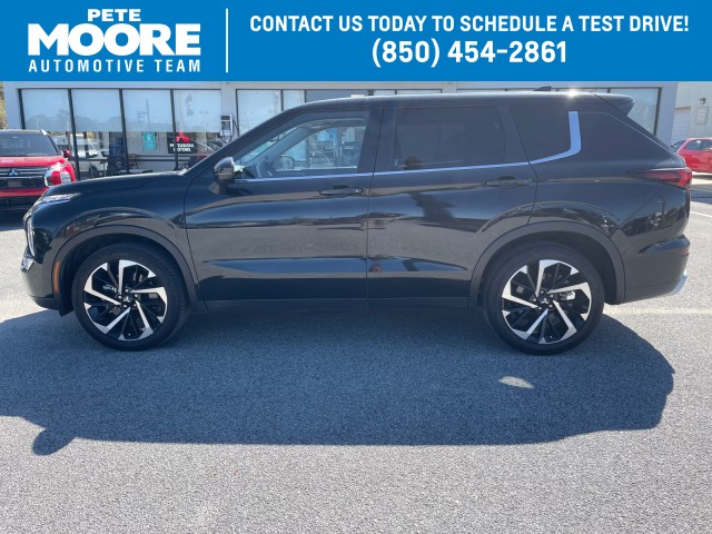 used 2023 Mitsubishi Outlander car, priced at $27,995