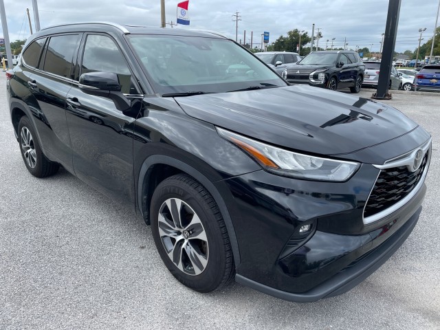 used 2020 Toyota Highlander car, priced at $25,995