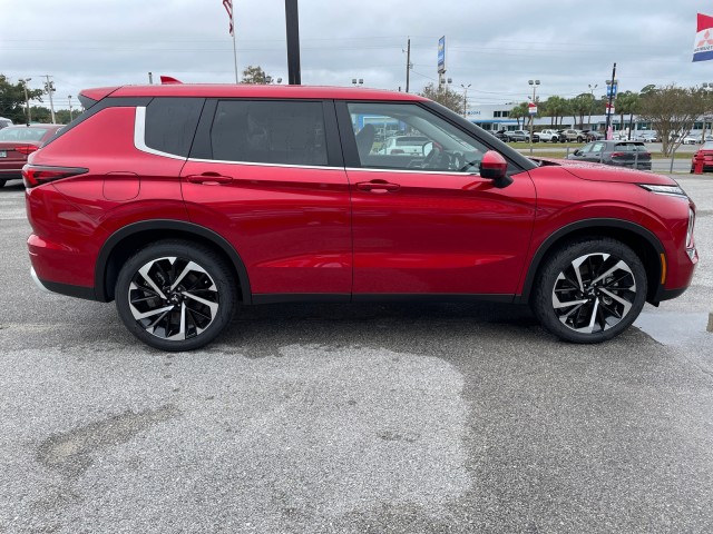 new 2024 Mitsubishi Outlander car, priced at $34,585