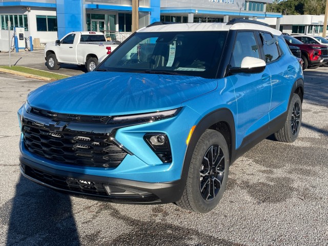 new 2025 Chevrolet TrailBlazer car, priced at $32,475