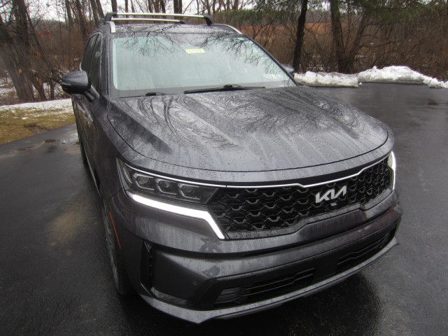 used 2022 Kia Sorento Plug-In Hybrid car, priced at $31,895