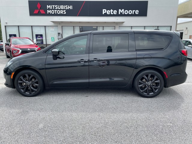 used 2019 Chrysler Pacifica car, priced at $17,995