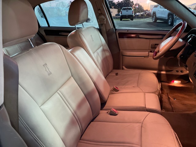 used 2003 Lincoln Town Car car, priced at $6,995