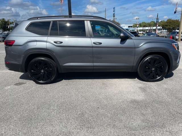 new 2024 Volkswagen Atlas car, priced at $42,999