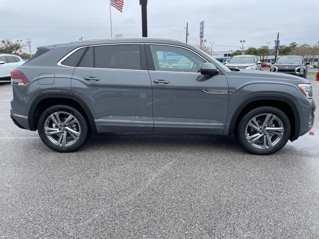 new 2024 Volkswagen Atlas Cross Sport car, priced at $47,399