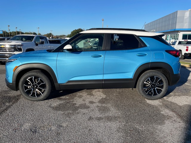 new 2025 Chevrolet TrailBlazer car, priced at $32,475