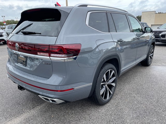 new 2025 Volkswagen Atlas car, priced at $53,796