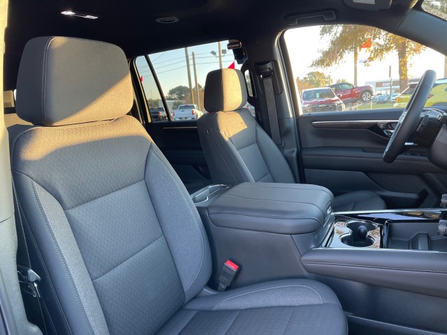 new 2025 Chevrolet Suburban car, priced at $68,640