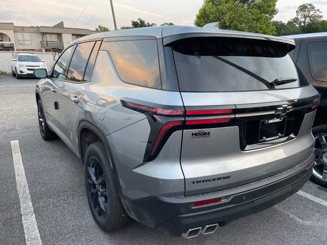 new 2024 Chevrolet Traverse car, priced at $40,780