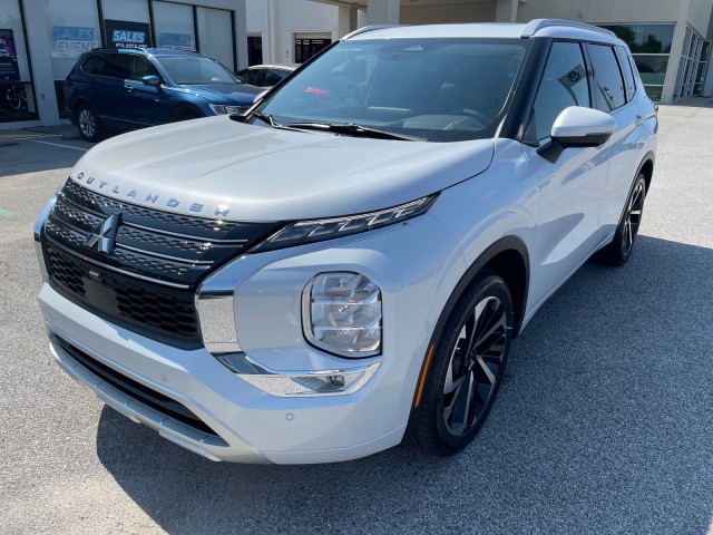 new 2024 Mitsubishi Outlander car, priced at $40,335