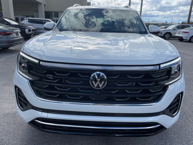 new 2025 Volkswagen Atlas car, priced at $53,699