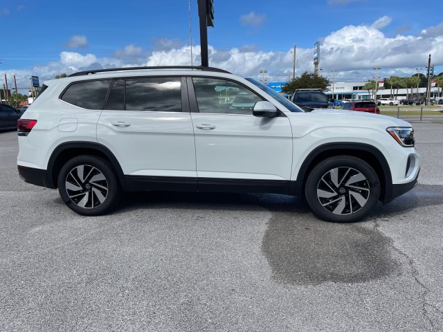 new 2024 Volkswagen Atlas car, priced at $43,099