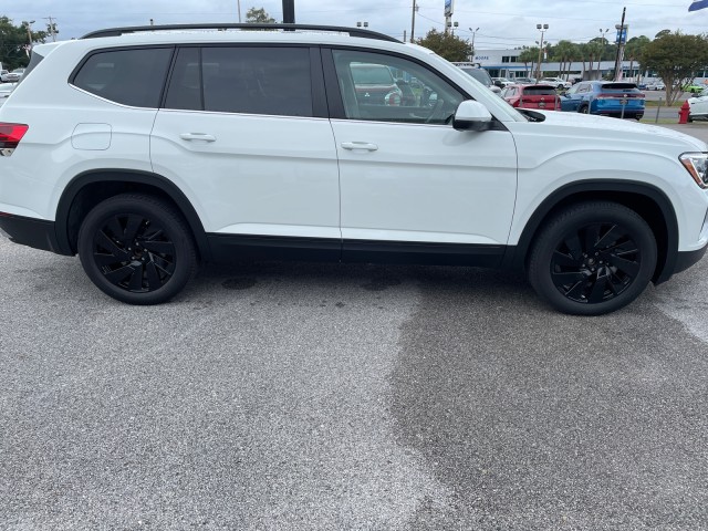 new 2024 Volkswagen Atlas car, priced at $43,599