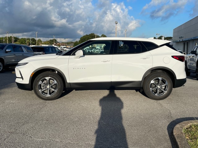 new 2025 Chevrolet Blazer car, priced at $37,485