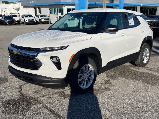 new 2025 Chevrolet TrailBlazer car, priced at $25,680