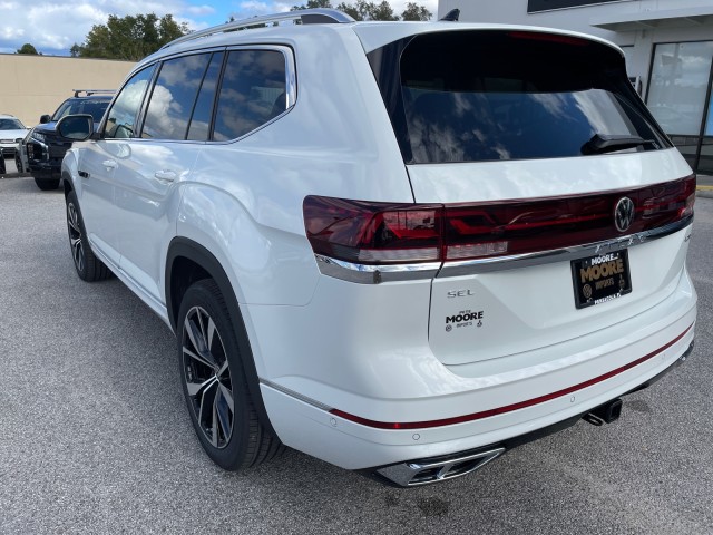 new 2025 Volkswagen Atlas car, priced at $53,699