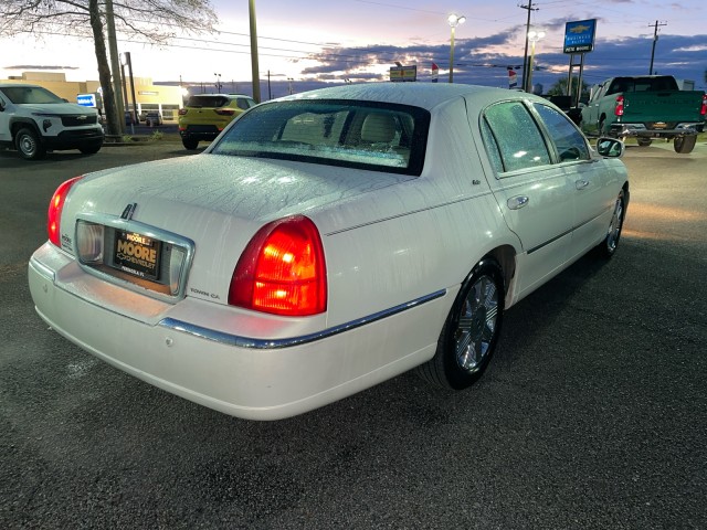 used 2003 Lincoln Town Car car, priced at $6,995