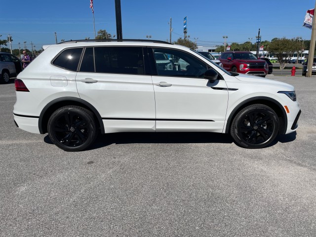 new 2024 Volkswagen Tiguan car, priced at $37,261