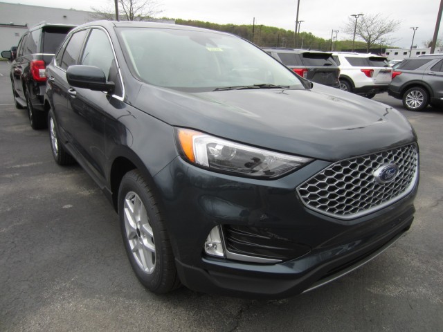 new 2024 Ford Edge car, priced at $42,439