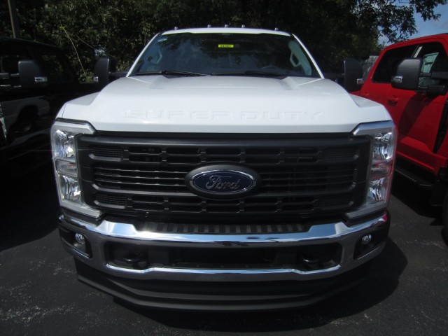 new 2024 Ford F-250 car, priced at $53,995