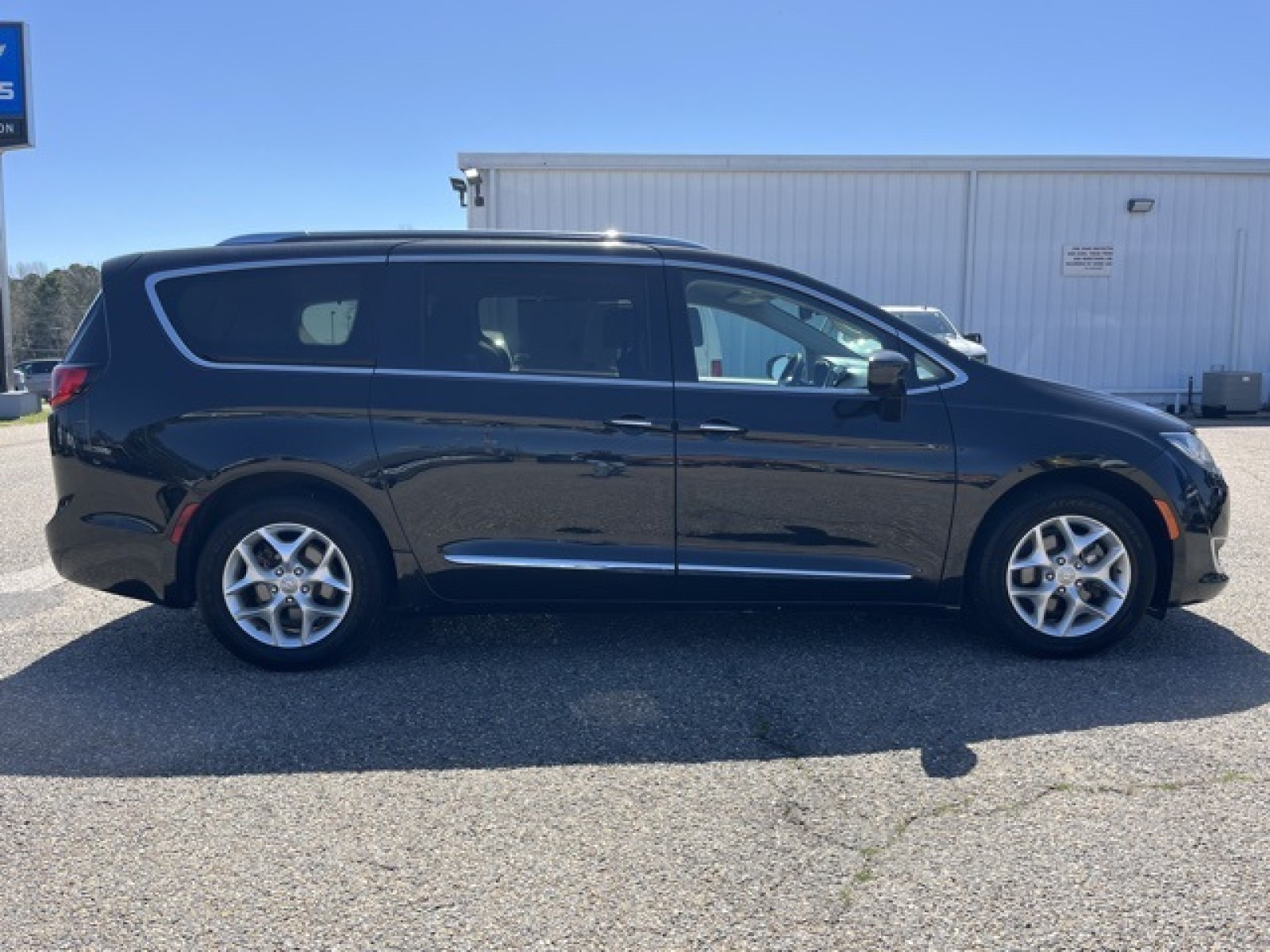 used 2020 Chrysler Pacifica car, priced at $21,043