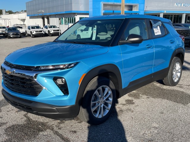 new 2025 Chevrolet TrailBlazer car, priced at $26,075