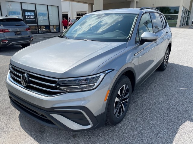 new 2024 Volkswagen Tiguan car, priced at $30,915