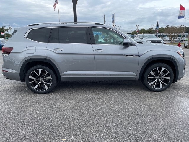 new 2025 Volkswagen Atlas car, priced at $53,341