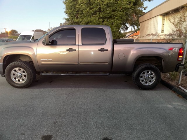 used 2014 GMC Sierra 2500HD car, priced at $15,995