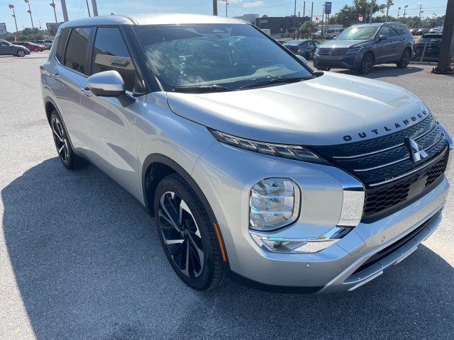 used 2022 Mitsubishi Outlander car, priced at $27,995