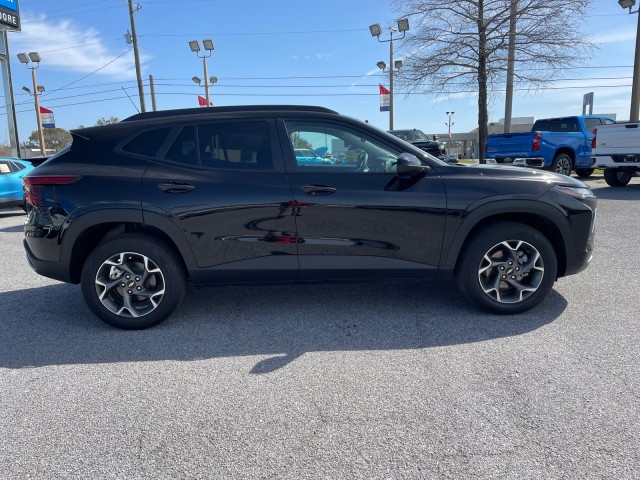 used 2025 Chevrolet Trax car, priced at $25,995