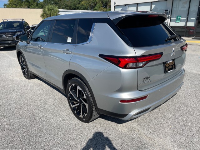 used 2022 Mitsubishi Outlander car, priced at $27,995