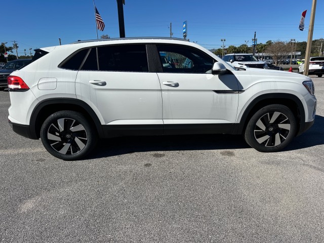 new 2025 Volkswagen Atlas Cross Sport car, priced at $42,621