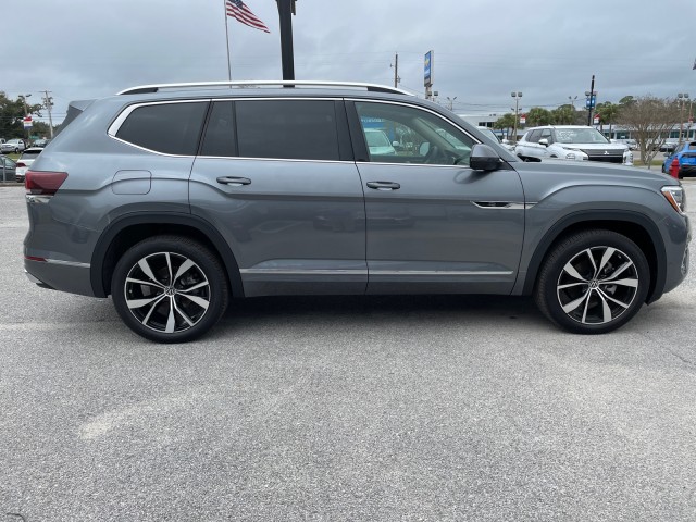 new 2025 Volkswagen Atlas car, priced at $56,366