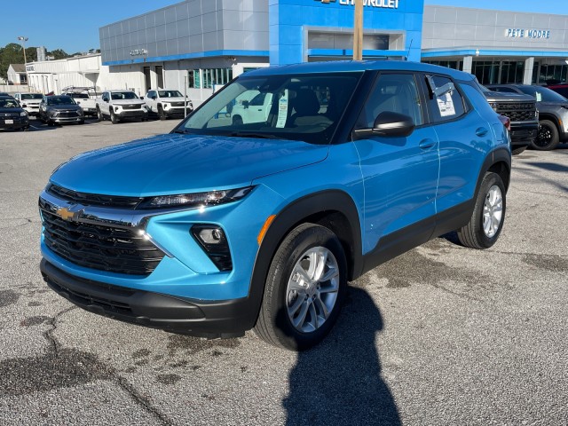 new 2025 Chevrolet TrailBlazer car, priced at $25,680