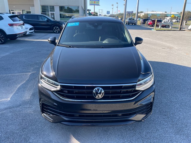 used 2024 Volkswagen Tiguan car, priced at $32,995