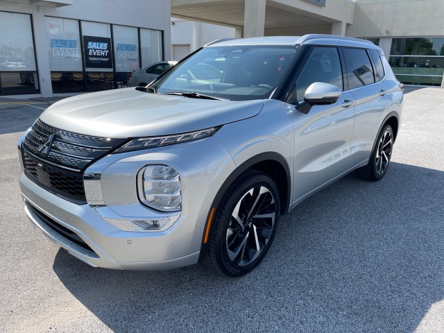 new 2024 Mitsubishi Outlander car