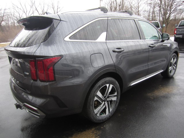 used 2022 Kia Sorento Plug-In Hybrid car, priced at $31,895