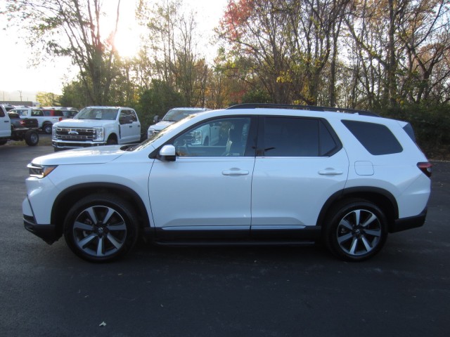 used 2023 Honda Pilot car, priced at $45,495