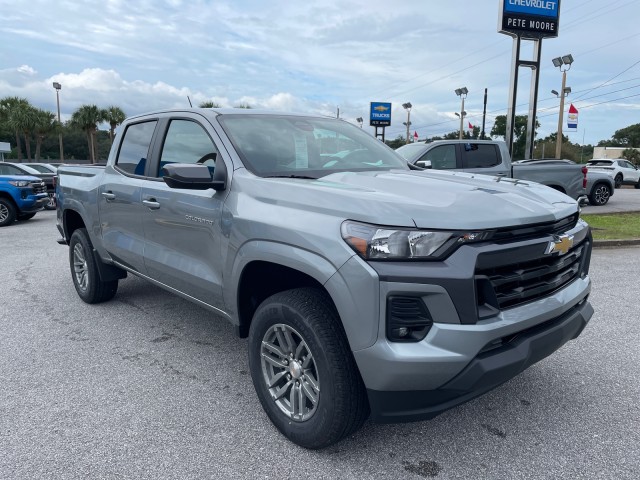 new 2024 Chevrolet Colorado car, priced at $36,980